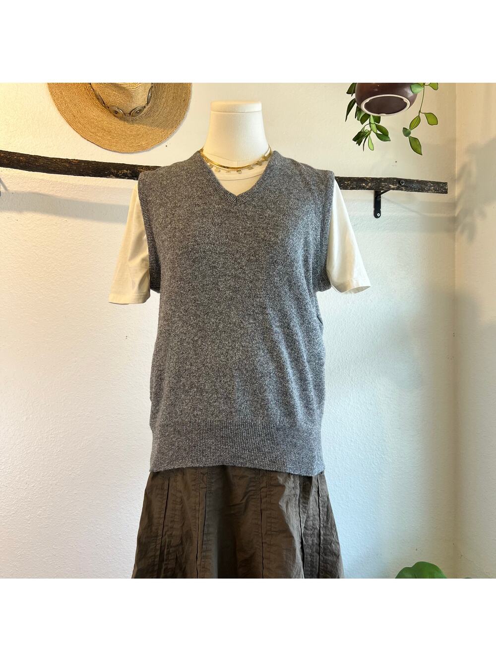 USA Made Vintage 90s Gray Heathered Sleeveless Pullover Sweater Vest Size Medium